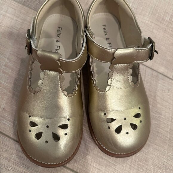 FELIX & FLORA GIRLS GOLD MARY JANE SHOES SIZE 11 - Picture 2 of 8